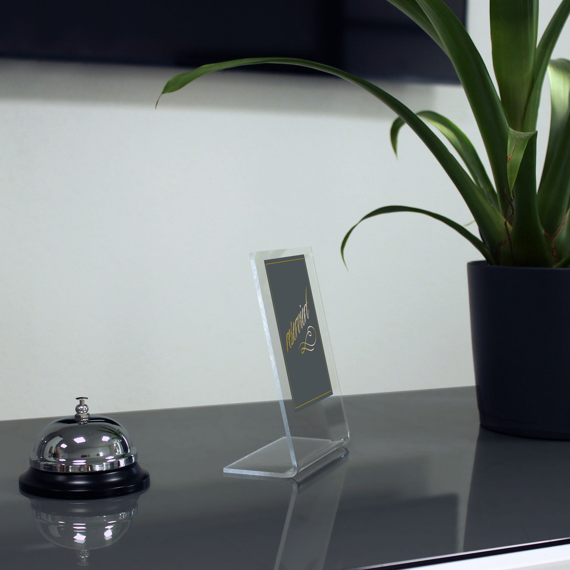 Acrylaufsteller "reserviert" - gold (ca.100x150 mm)