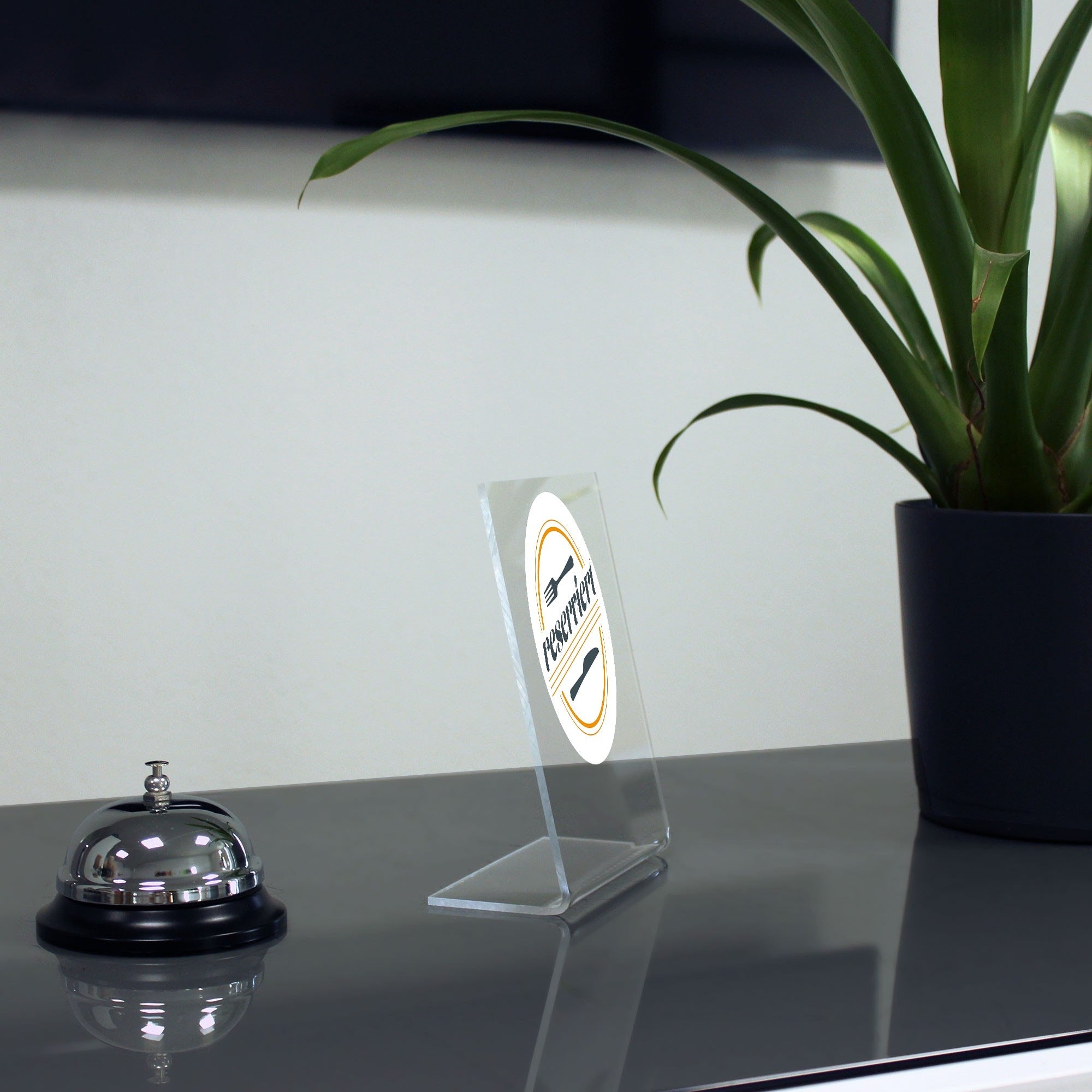 Acrylaufsteller "reserviert" - modern (ca.100x150