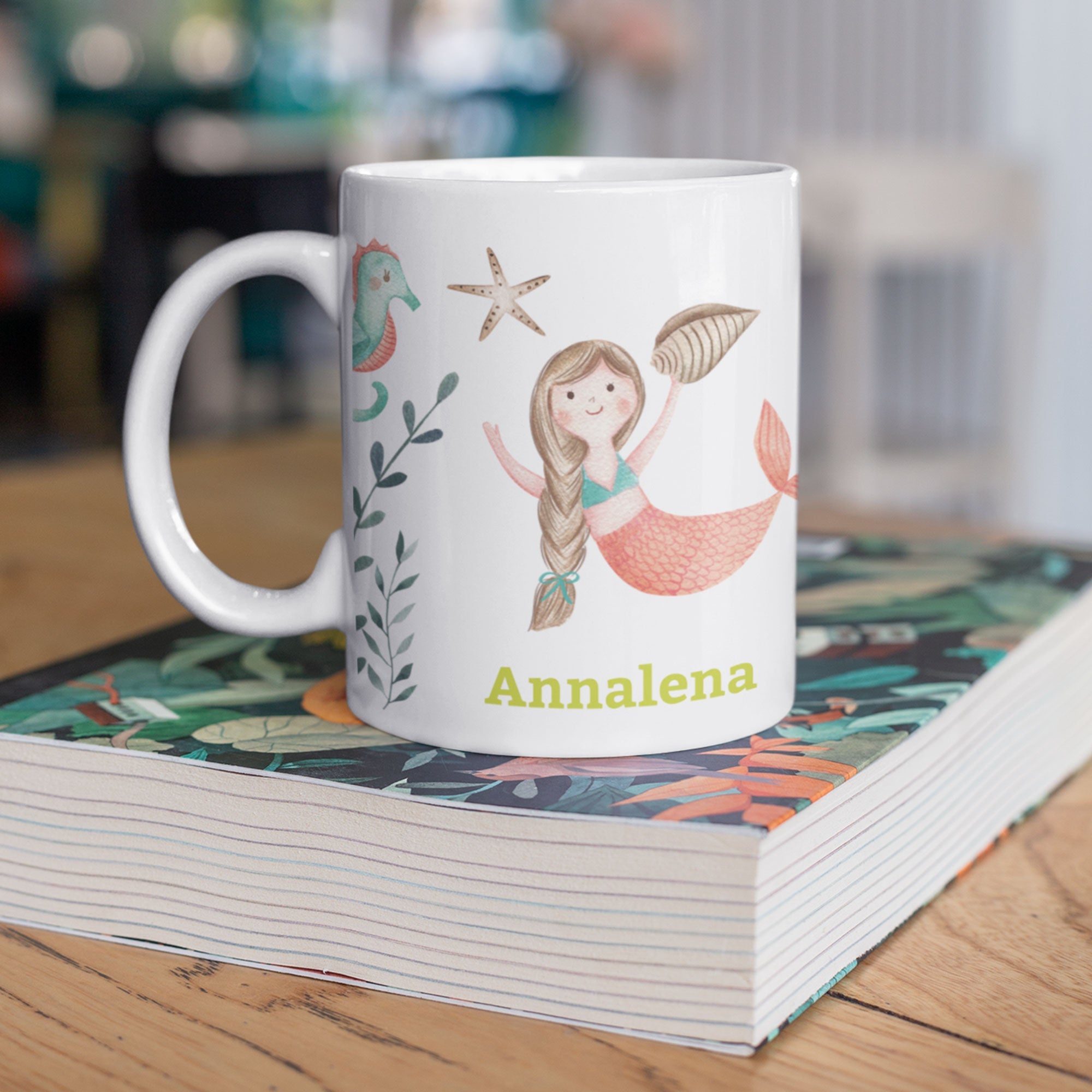 Personalisierte Kindertasse mit Meeres-Aquarellwelt und Meerjungfrau, kindgerechtes Design, langlebige Keramiktasse