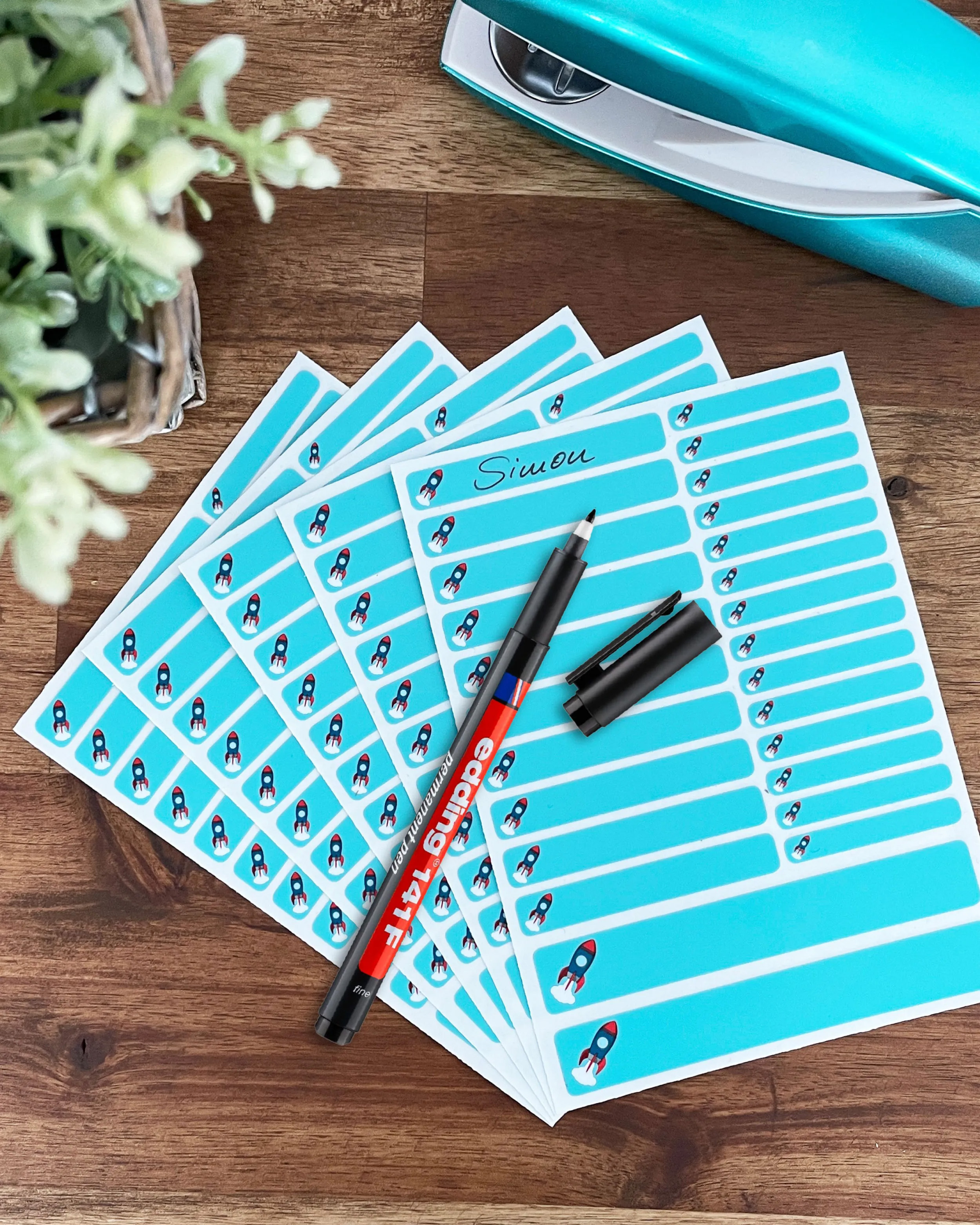 130 Stück DIY Namensaufkleber zum Selbstbeschriften incl. Permanent Marker & Laminat