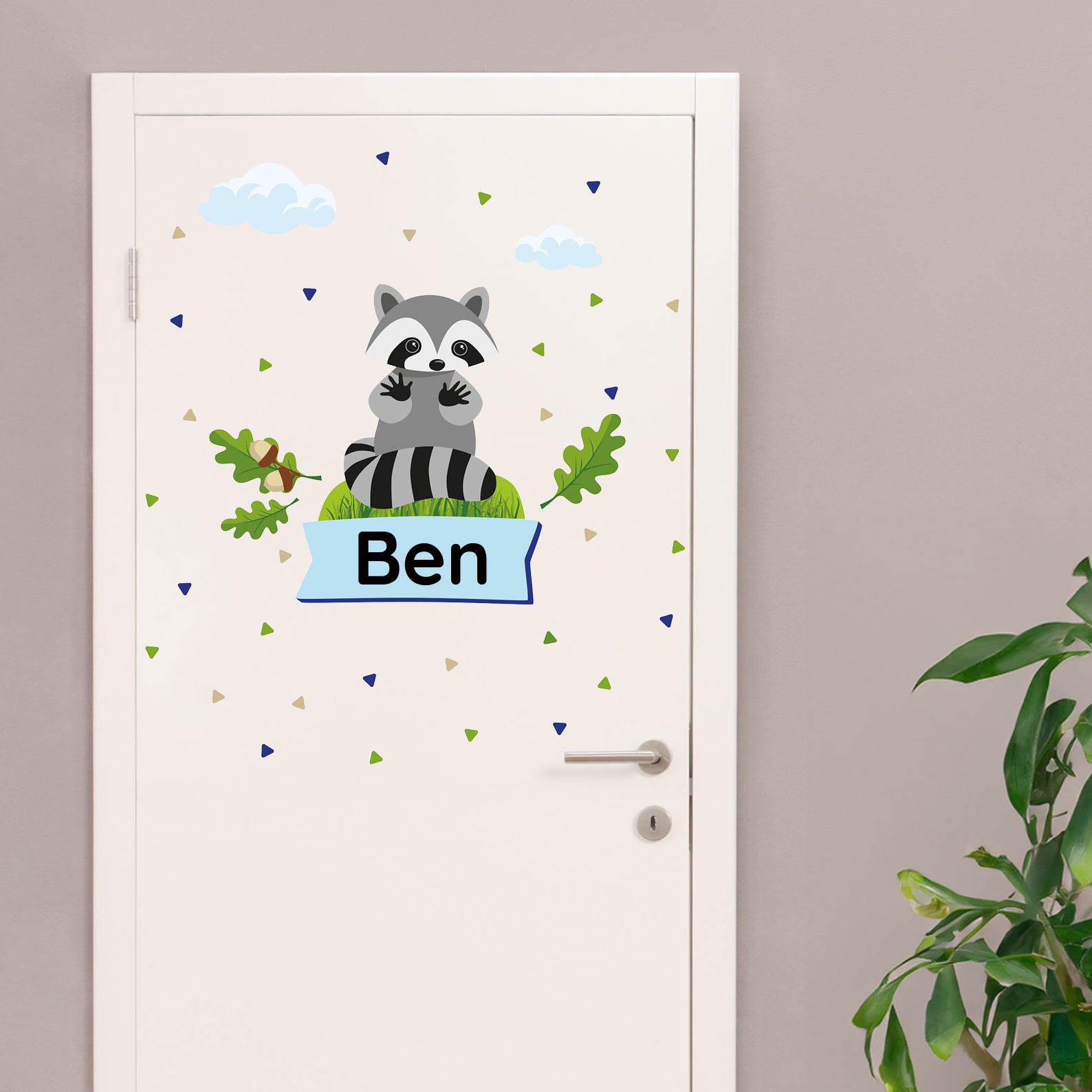 Individualisierbarer Kinderzimmertüraufkleber mit Waschbärenmotiv, Wandtattoo für das Kinderzimmer, von aufkleberdrucker.de
