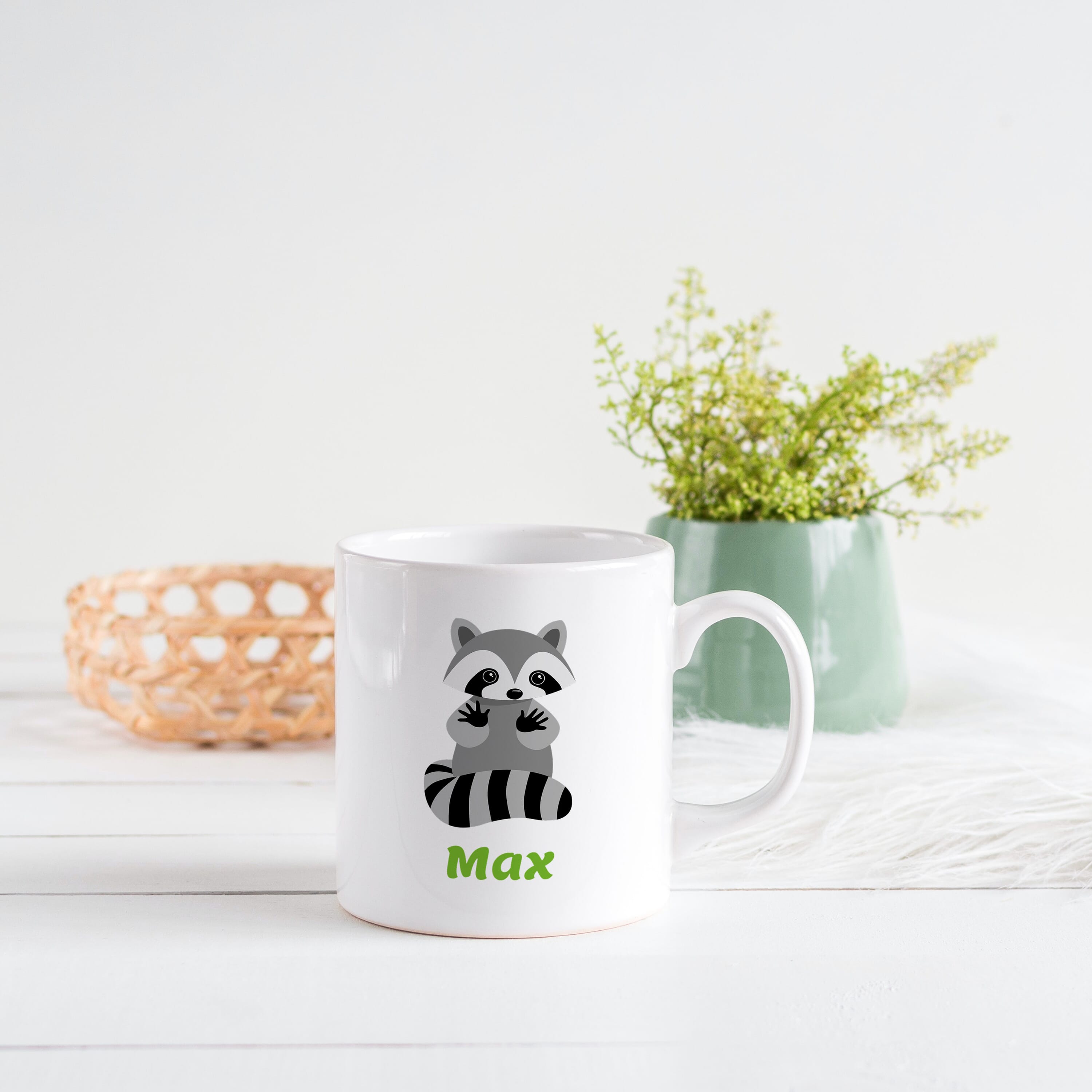 Weiße Keramiktasse mit Kindermotiv und individuellem Druck, ideal für personalisierte Geschenke, von gravur-fabrik.de