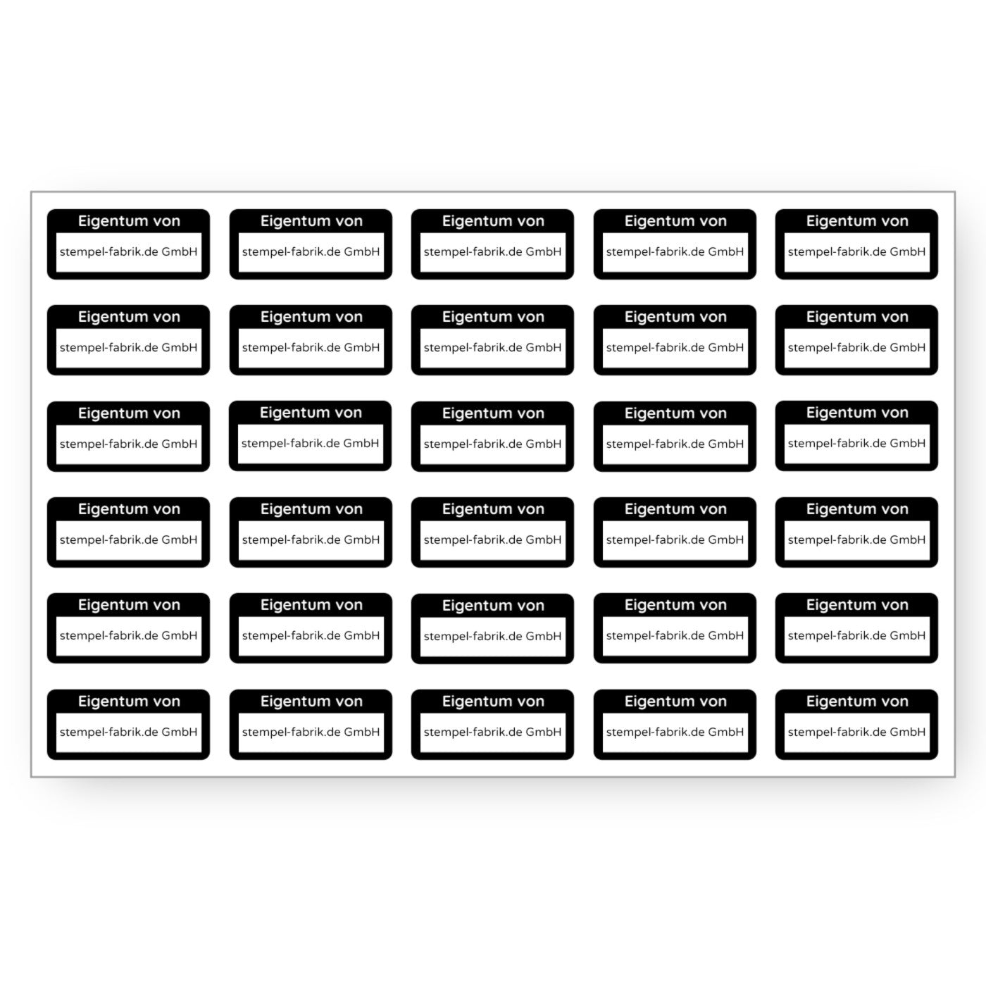 30 kleine personalisierte Eigentum-Aufkleber mit 30x13 mm Größe auf weißem Hintergrund, ideal für Inventar und Eigentumskennzeichnung