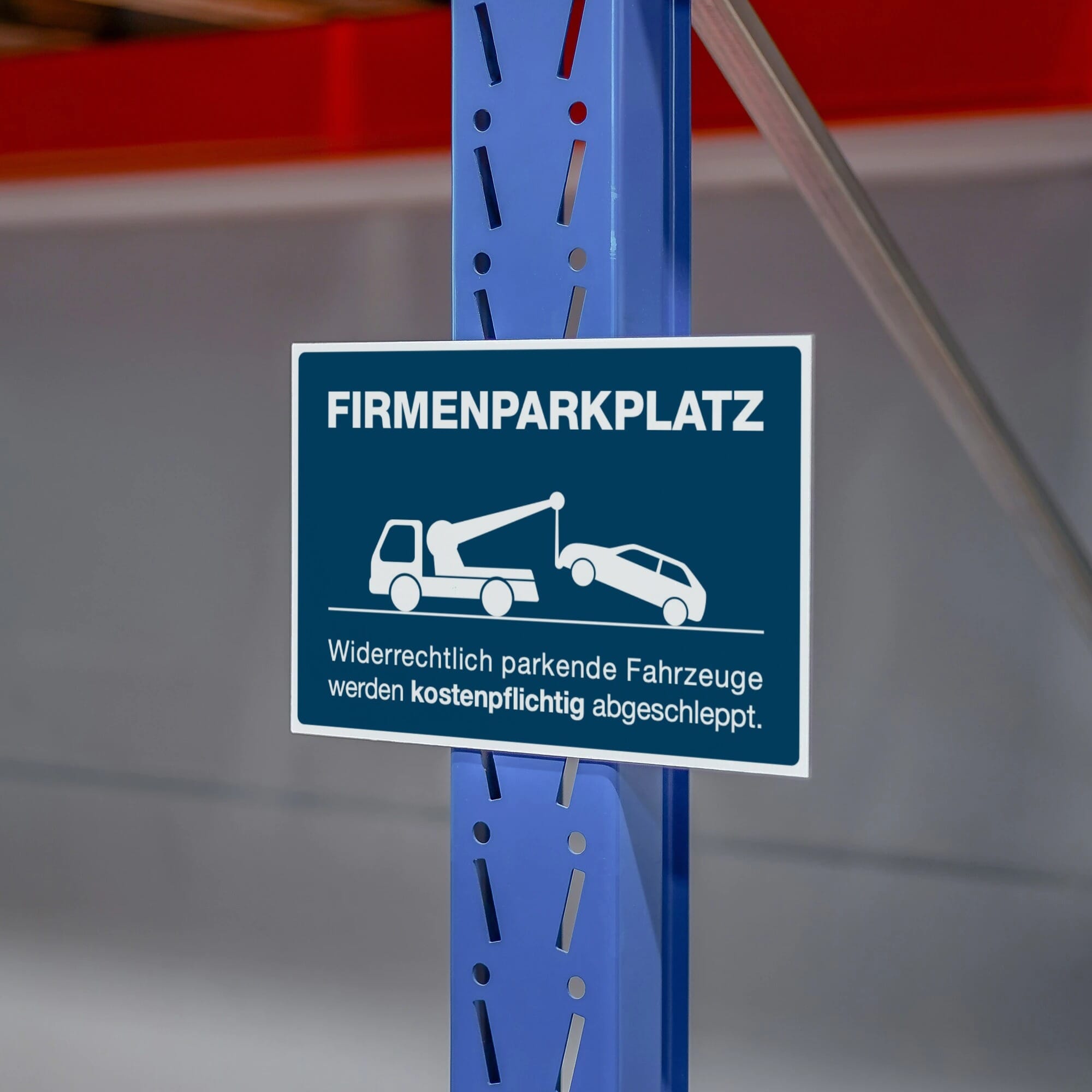 Blauer Aluminium-Verbundschild für Firmenparkplätze, 200x300x4 mm, mit klarer Beschriftung, von aufkleberdrucker.de.