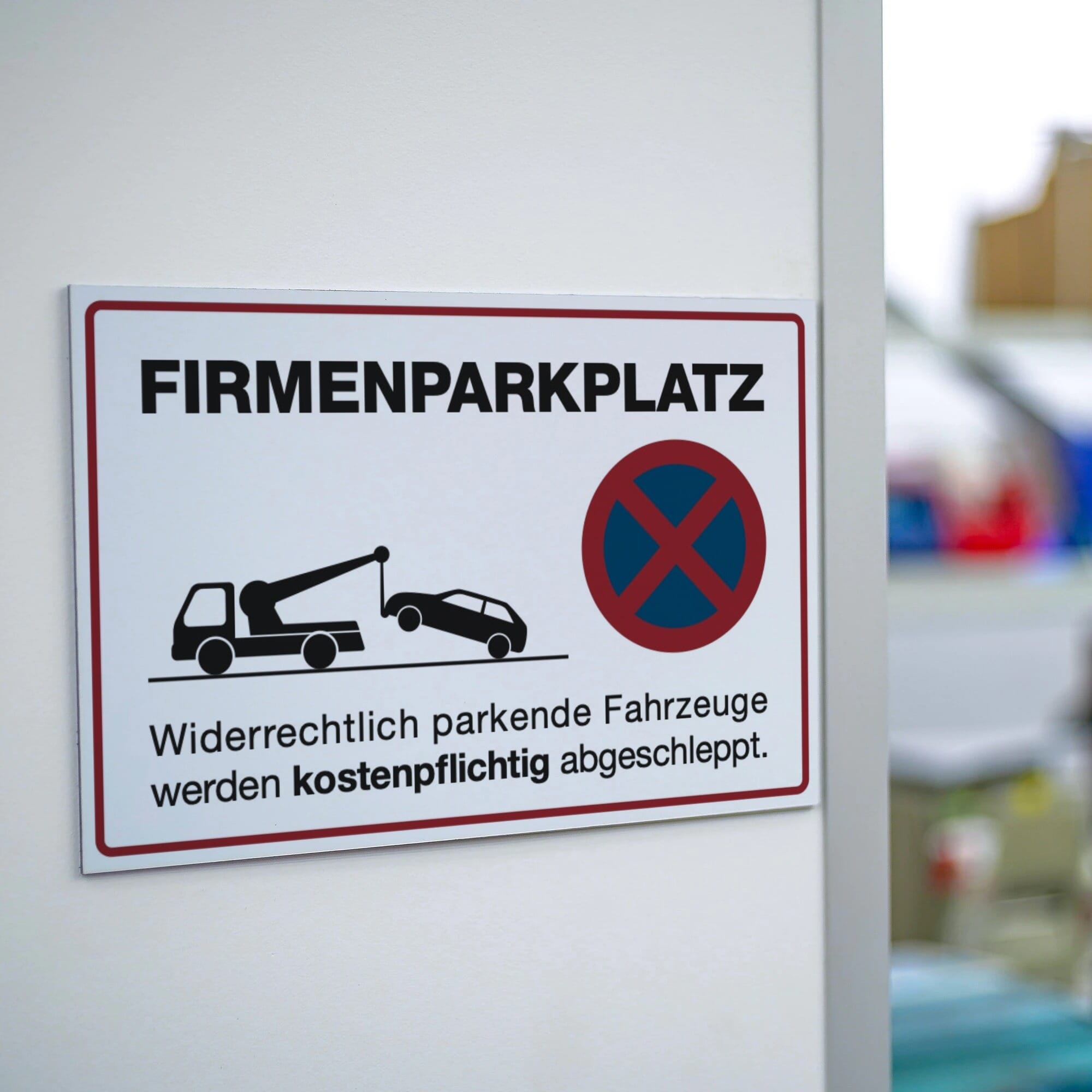 Weiße Aluminium-Verbundschild für Privat- und Firmenparkplatz, 200x300x4 mm, mit Aufkleberdrucker.de Beschriftung