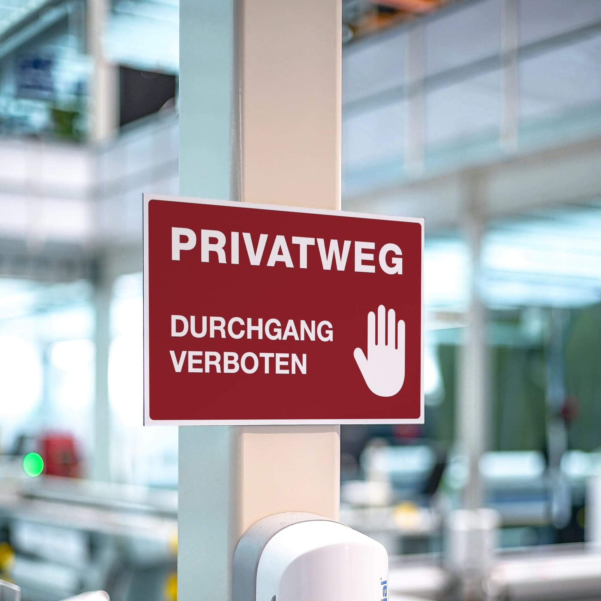 Roter Alu-Verbundschild „Privatweg - Durchgang verboten“ in 300x200 mm, wetterfest und strapazierfähig, von aufkleberdrucker.de