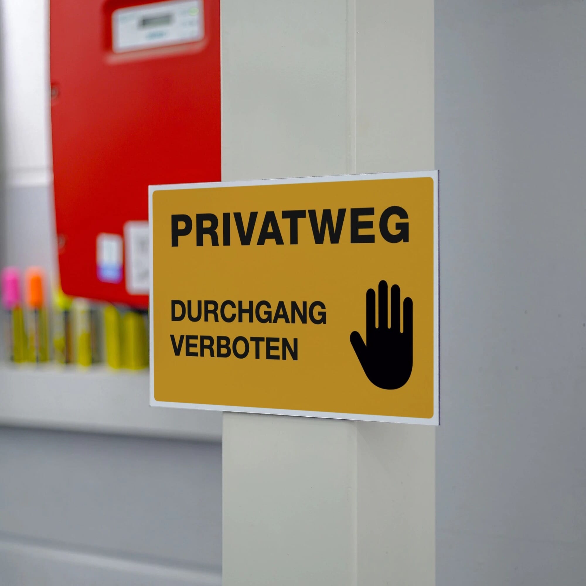 Gelber Aluminium-Verbundschild mit "Durchgang verboten" für Privatweg, 300x200x4 mm, zeigt Warnhinweis in Bild.